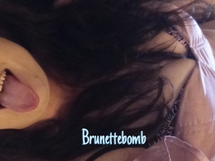 Brunettebomb