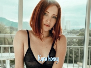 Kyra_honey