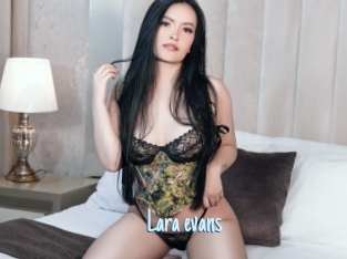 Lara_evans