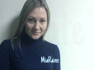 Mia_Raine