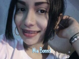 Mia_Bonnet