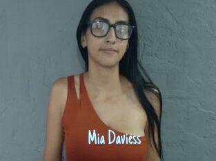 Mia_Daviess