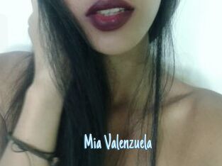 Mia_Valenzuela