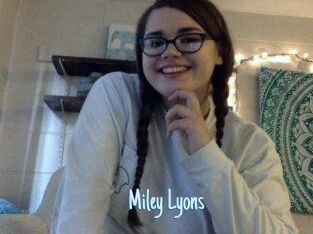 Miley_Lyons