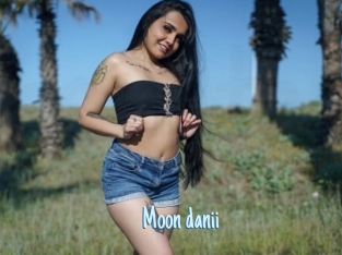 Moon_danii