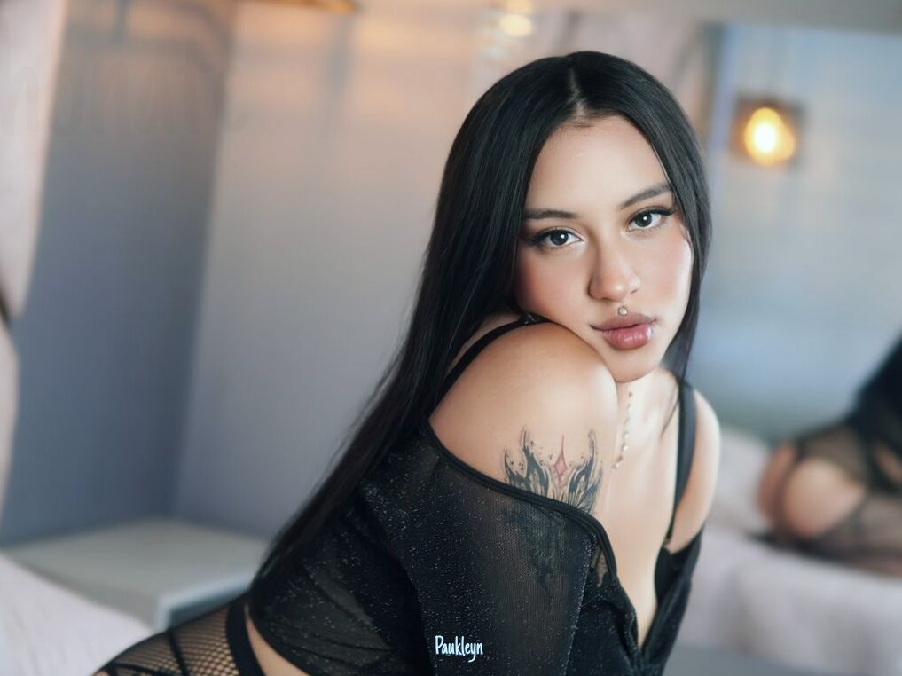 paukleyn Hot Naked Teens