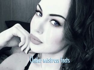 Under_mistress_feets